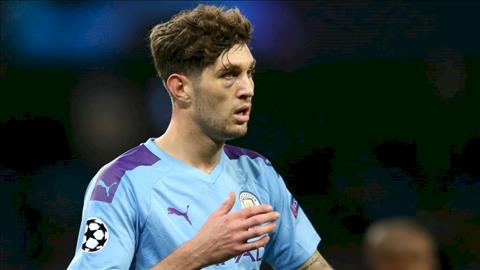 Lỡ lời, John Stones nhận mưa gạch đá từ NHM