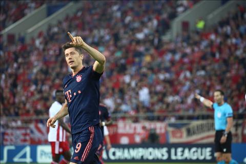 Olympiacos 2-3 Bayern Munich: Khi khó, luôn có Lewandowski