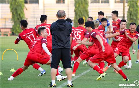 ẢNH: Mới có 13 tuyển thủ, thầy Park vẫn yêu cầu các học trò phải nghiêm túc