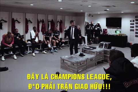 VIDEO: Thán phục trước lời truyền lửa đầy dữ dội của HLV Salzburg giờ nghỉ giữa trận gặp Liverpool