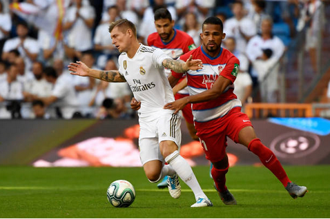 Real Madrid trả giá cực đắt khi Kroos chấn thương sau trận Granada hình ảnh