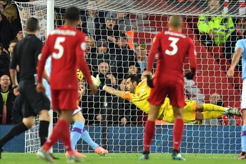 Kết quả Liverpool vs Man City tội đồ Claudio Bravo hình ảnh