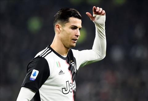 Ronaldo tuc gian o tran Juventus vs Milan