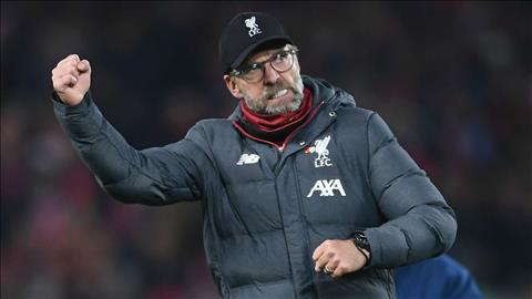 Klopp ở lại và Liverpool không sợ giống như MU!