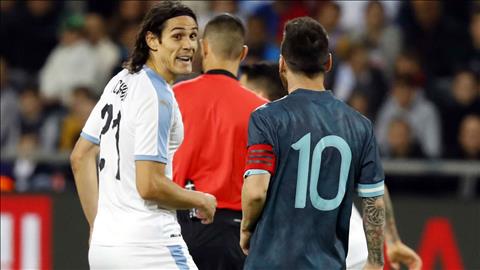 Cavani thừa nhận khiêu khích, suýt đánh nhau với Messi