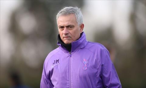 Neville tố Jose Mourinho giả vờ yêu cùng Tottenham hình ảnh