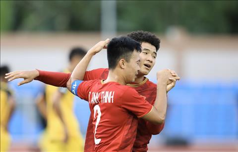 Đá lên đồng trước Brunei, Hà Đức Chinh nhận thưởng nóng sau trận