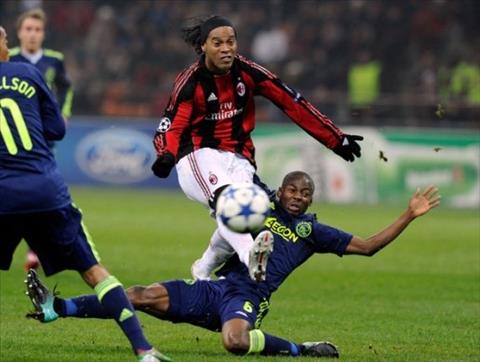 Ronaldinho danh gia cao Ajax
