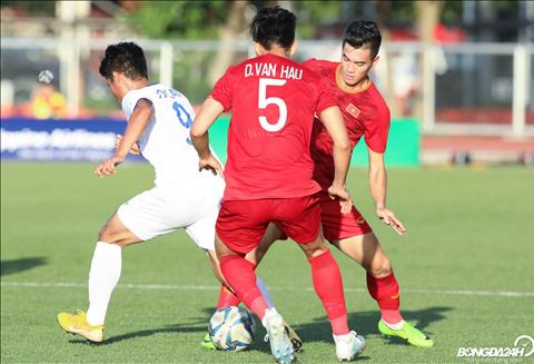 Tien Linh tran nay choi xuat sac voi 1 cu hattrick vao luoi U22 Lao.