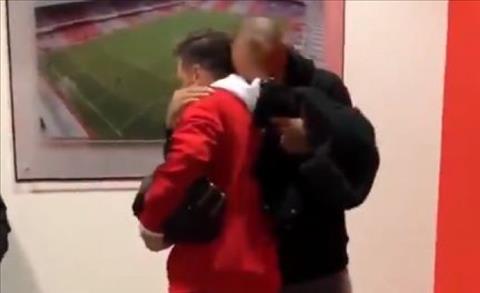 Thierry Henry động viên Mesut Ozil sau mâu thuẫn với Emery hình ảnh