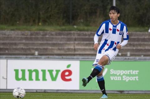 Văn Hậu ra sân trong trận Jong Heerenveen thua đậm 0-6 trước Jong Eagles