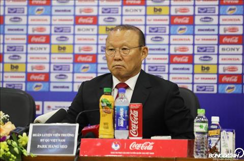 Họp báo trước trận Việt Nam vs UAE:  HLV Bert van Marwijk đánh giá cao Việt Nam, thầy Park không chủ quan