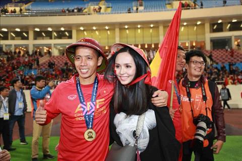 Văn Quyết và người vợ tài giỏi không hề thua kém gia đình Công Vinh