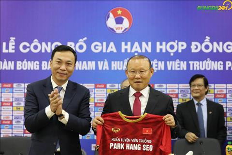 HLV Park Hang-seo đồng hành thêm với bóng đá Việt Nam: Tiếp tục những hành trình của giấc mơ