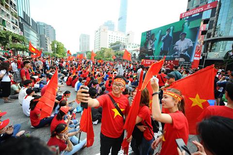 Sài Gòn cấm đường để cổ vũ cho U22 Việt Nam vs U22 Indonesia hình ảnh