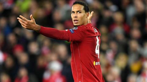 Đồng đội Liverpool tiếc khi Van Dijk vuột Quả bóng Vàng