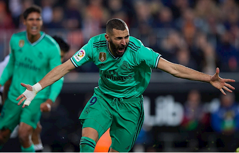 Karim Benzema: Rực rỡ khi không còn cái bóng Ronaldo