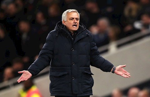 Vừa sang Tottenham, Mourinho đã phải bỏ sở thích mua sắm
