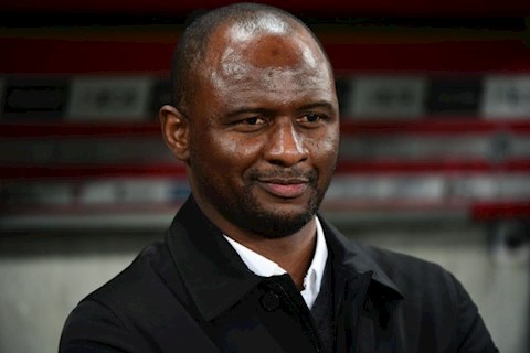 Patrick Vieira không hài lòng khi VAR thiên vị Liverpool