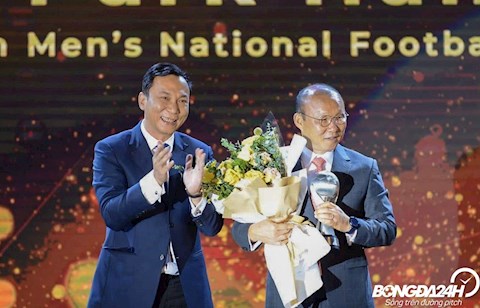 Tai Le trao giai AFF Award 2019, bong da Viet Nam lien tuc duoc ton vinh voi nhung danh hieu cau thu futsal hay nhat (Tran Van Vu), DT bong da nam hay nhat,...