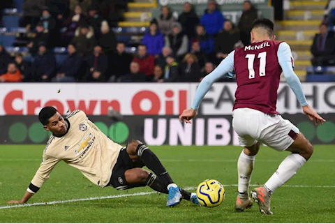 MU vượt ải Burnley với bàn thắng không thể rùa hơn của Rashford