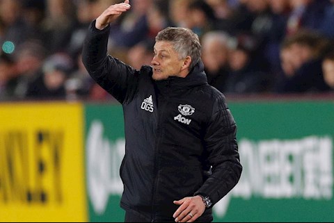 Solskjaer khó chịu với pha xử lý cồng kềnh của Martial