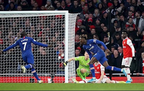 Arsenal 1-2 Chelsea Leno Abraham ghi ban