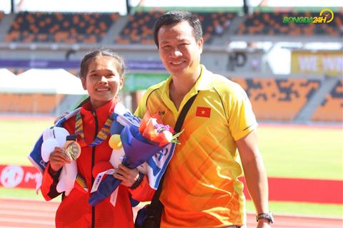 Chùm ảnh: Toàn cảnh Hồng Lệ giành HCĐ khi hoàn thành chặng đua 42km khắc nghiệt