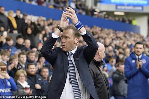 HLV tam quyen Duncan Ferguson giup Everton danh bai Chelsea 3-1