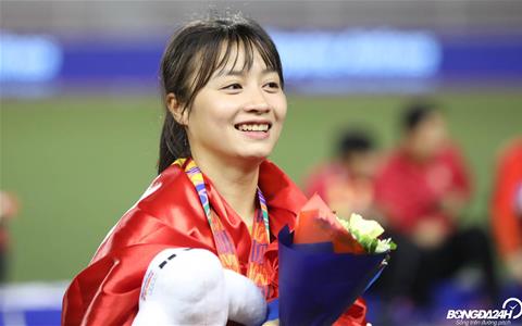 VIDEO: Hoàng Thị Loan: Hoa khôi sân cỏ của tuyển nữ Việt Nam