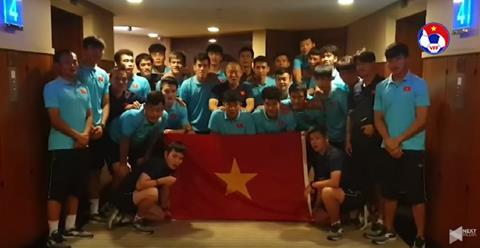 VIDEO: U22 Việt Nam chúc mừng ĐT bóng đá nữ vô địch SEA Games 30