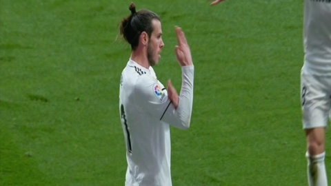 Chạm mốc 100 bàn cho Real Madrid, Gareth Bale ăn mừng đầy khiêu khích Bale