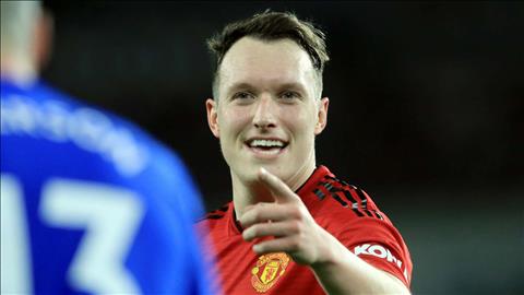Người cũ MU chỉ trích Phil Jones sau trận hòa trước Sheffield