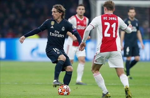 Điểm nhấn Ajax 1-2 Real 90 phút chật vật của Los Blancos hình ảnh