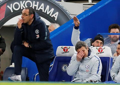 HLV Sarri bị CĐV Chelsea sỉ nhục ngay trong trận thua MU hình ảnh