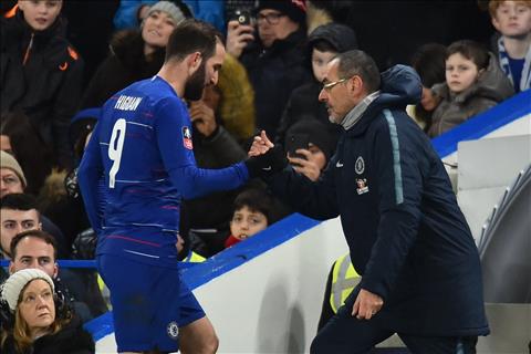 HLV Sarri tiết lộ điểm yếu mà Higuain cần cải thiện