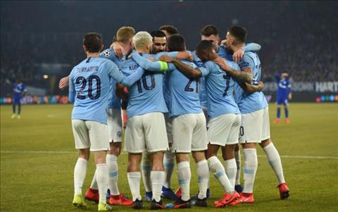 5 phut bung no cuoi tran giup Man City danh bai Schalke 3-2