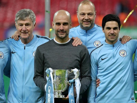 Man City bảo vệ ngôi vương ở League Cup, HLV Guardiola vẫn chán nản