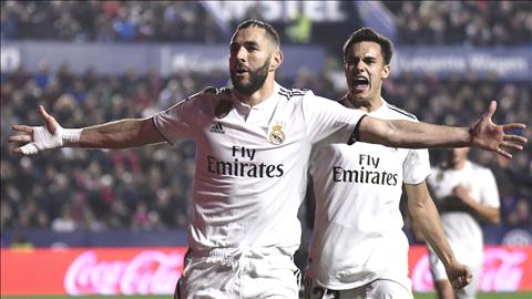 Tiền đạo Benzema vui mừng khi CR7 rời khỏi Real Madrid hình ảnh