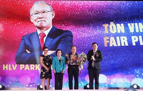 HLV Park Hang Seo được vinh danh giải Fair-play của năm hình ảnh