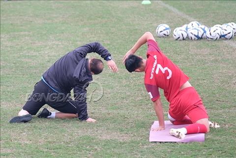 VIDEO: Biểu cảm cực đáng yêu của thầy Park trong buổi tập