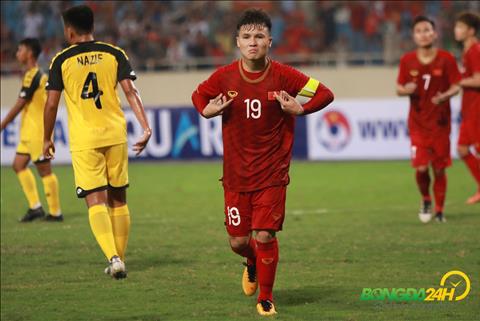 Quang Hai an mung U23 Viet Nam vs U23 Brunei