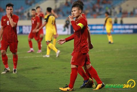 Quang Hai chi tay U23 Viet Nam vs U23 Brunei