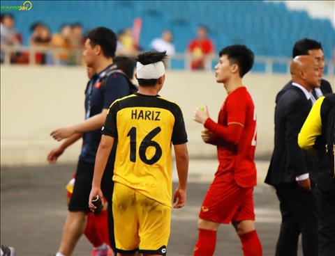 ẢNH U23 Brunei thua U23 Việt Nam thẫn thờ ngồi lại trên sân hình ảnh