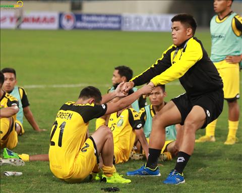 Viec phai thi dau thieu nguoi trong nhung phut cuoi tran khien cac cau thu U23 Brunei cang them nhoc nhan.