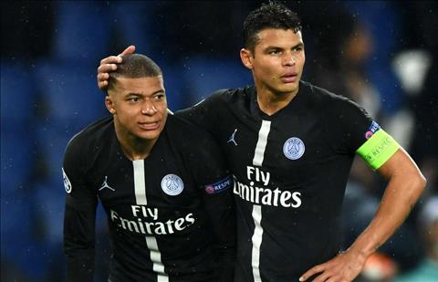 Mbappe va Thiago Silva cua PSG