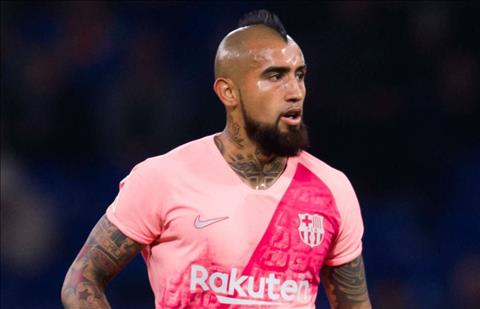 Tiền bối đồng hương xúi Vidal bỏ Barca sang Inter