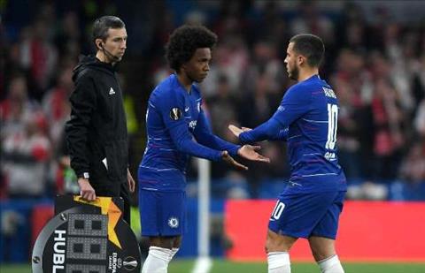 Sarri bị chỉ trích vì không biết dùng Hazard