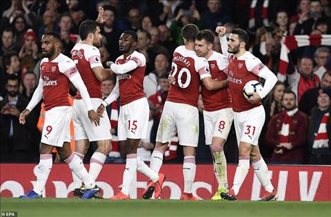 Lan dau tien trong mua giai, Arsenal vao Top 3 Premier League