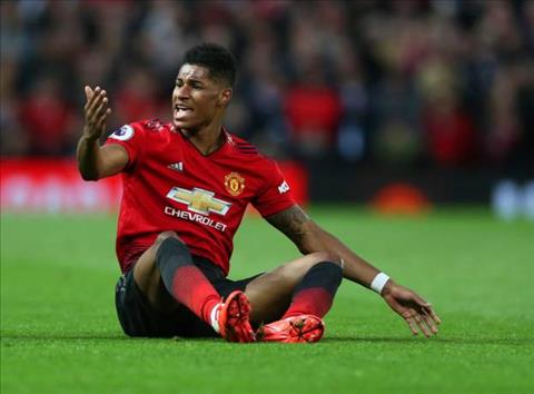 Chỉ vì cái mũ, Rashford hứng chịu chỉ trích từ huyền thoại MU